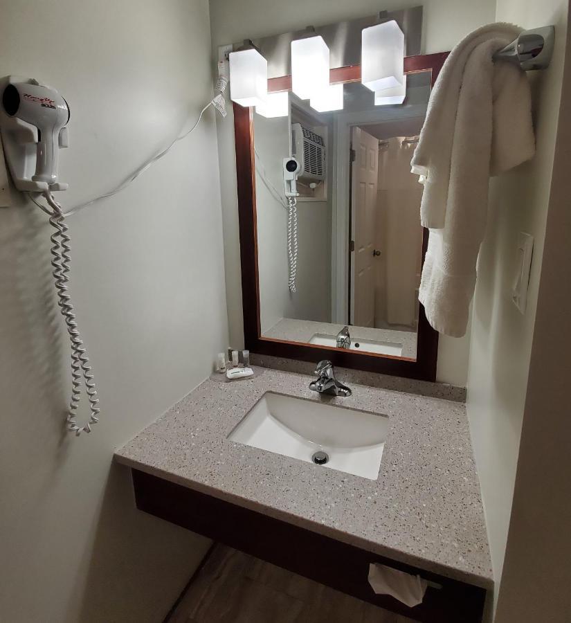 Imperial Fireside Inn 서드베리 외부 사진